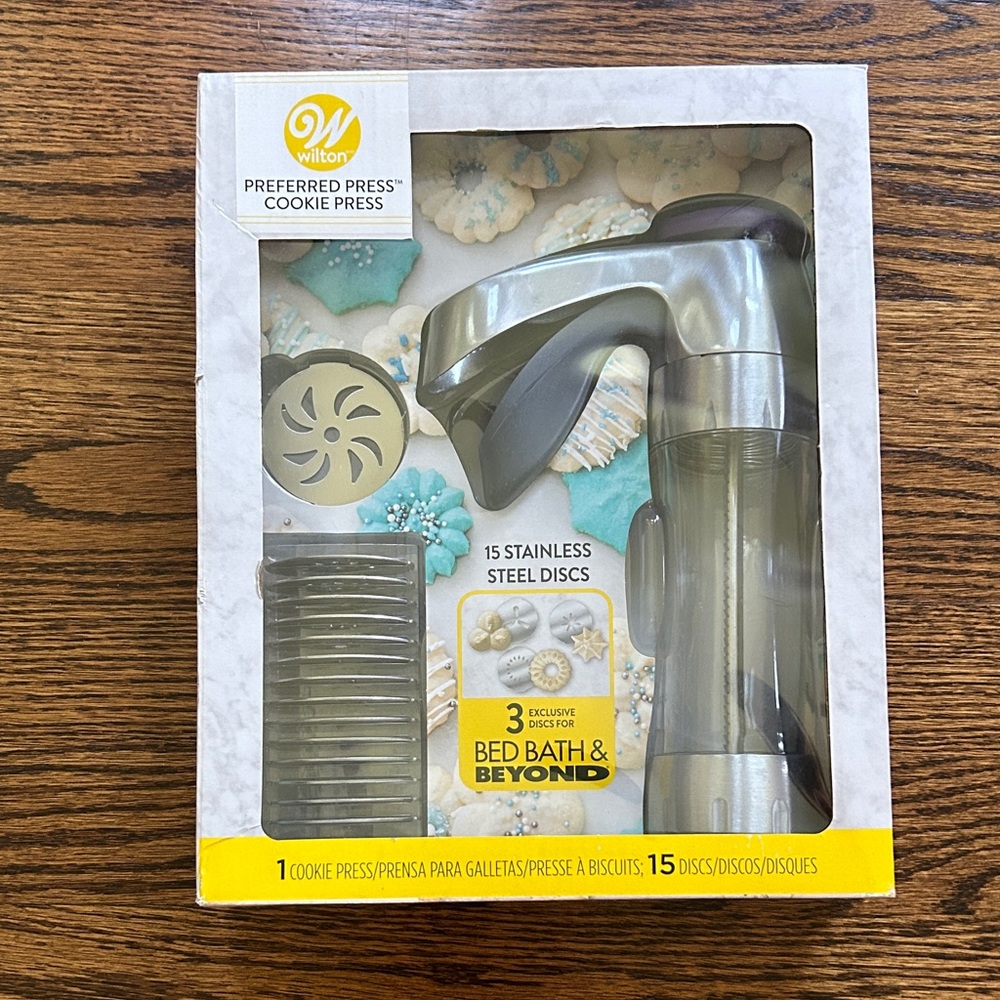 Wilton Silver Cookie Press with Stainless Steel Discs